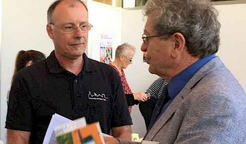 Seniorenratsvorsitzender Gerhard Christoph im Gespräch mit Ralf Jung