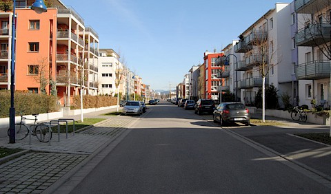 Straßenzug im Quartier Rieselfeld